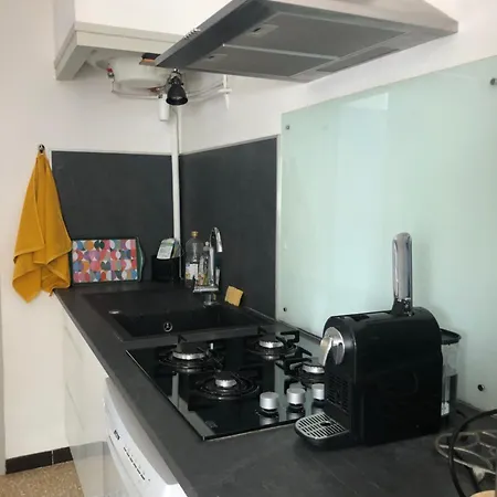 Ancienne Maison De Pecheurs * 拉诺维勒港